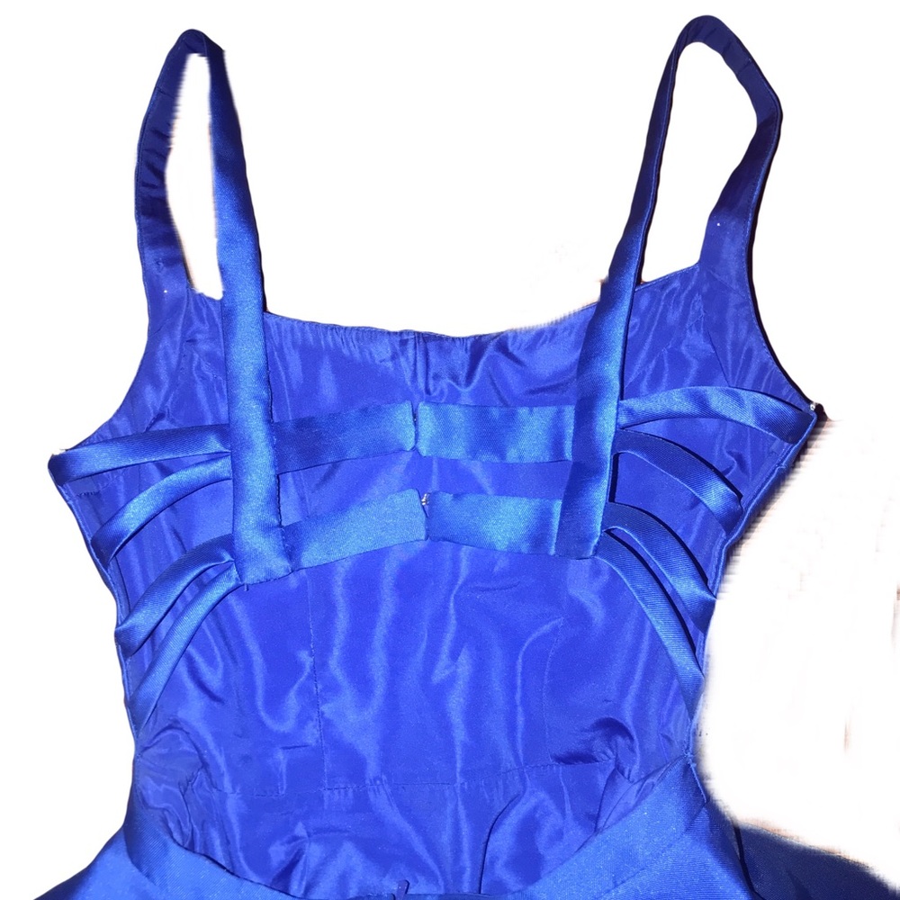 Prom dress. - Picture 4 of 5